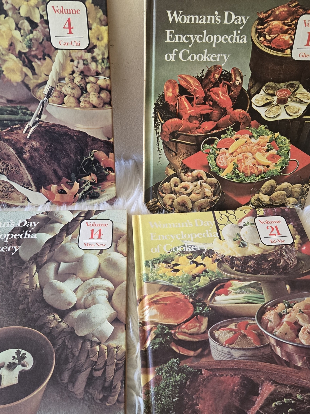 Women's Day Encyclopedia of Cookery Set - Assorted Covers Volume 4, 10, 14 & 21 - Picture 6 of 7